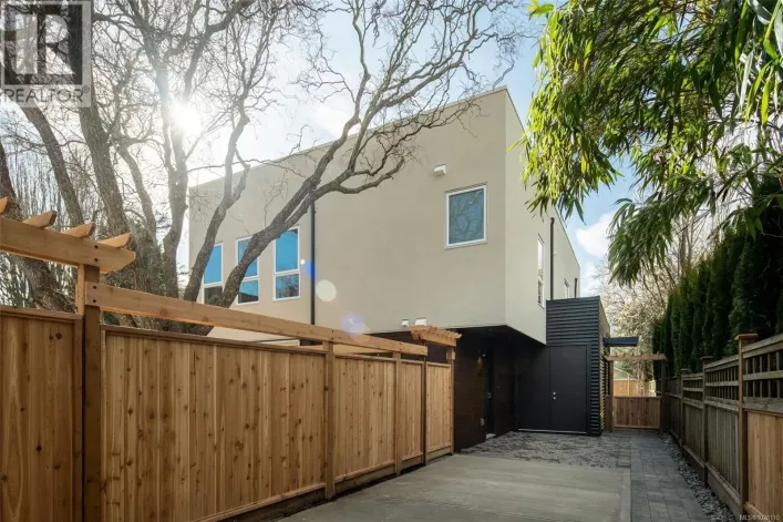 2 920 Island Rd, Oak Bay