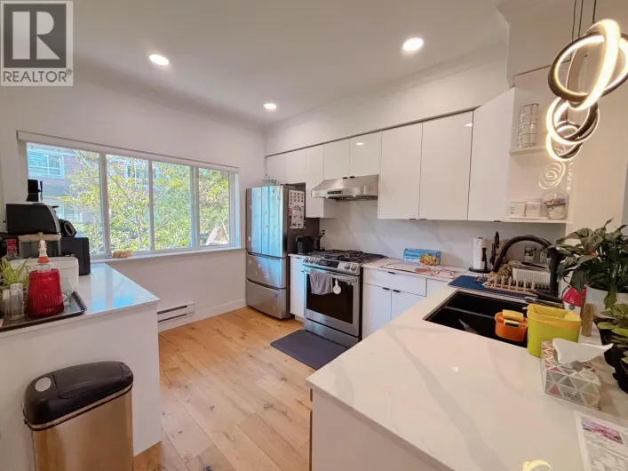 2 9288 KEEFER AVENUE, Richmond