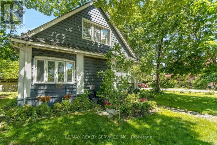 2 - 939 BEACH BOULEVARD, Hamilton
