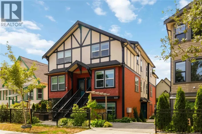 2 949 Pembroke St, Victoria