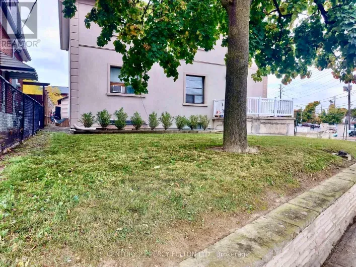 2 - 952 SCARLETT ROAD, Toronto