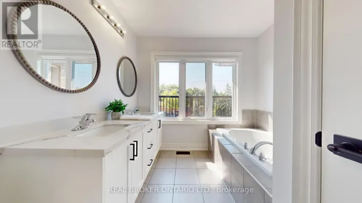 2 ALAN WILLIAMS TRAIL, Uxbridge