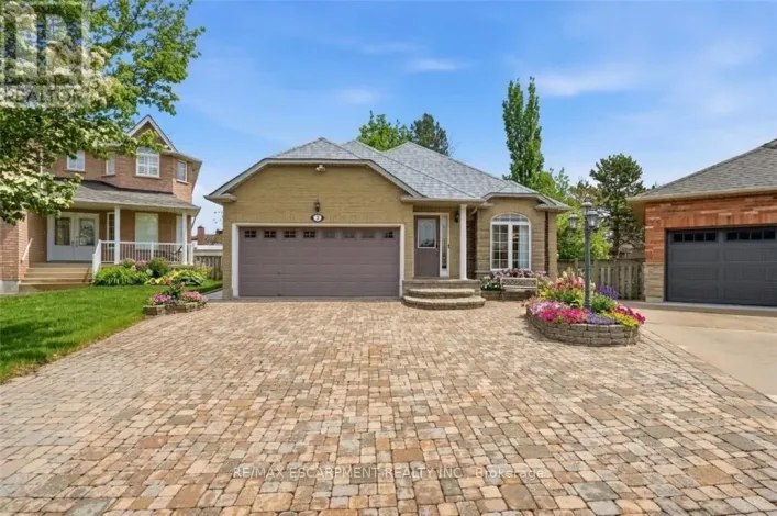 2 AMORE BOULEVARD, Hamilton