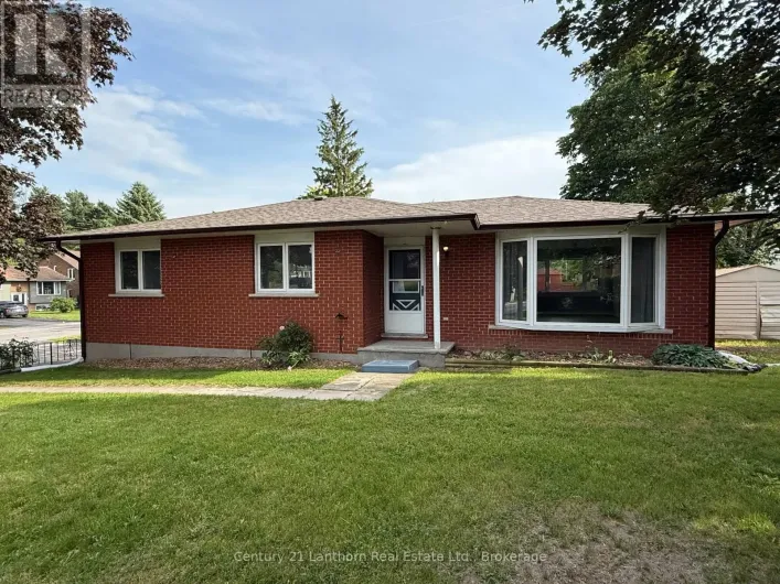 2 ARGYLE CRESCENT, Prince Edward County