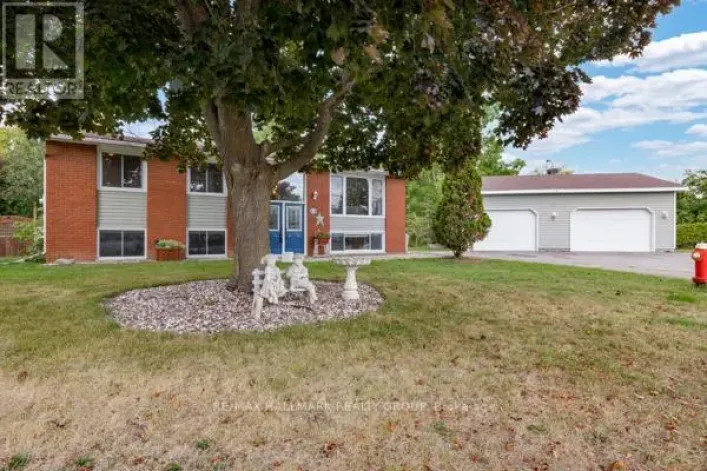 2 ARMSTRONG PLACE, North Dundas
