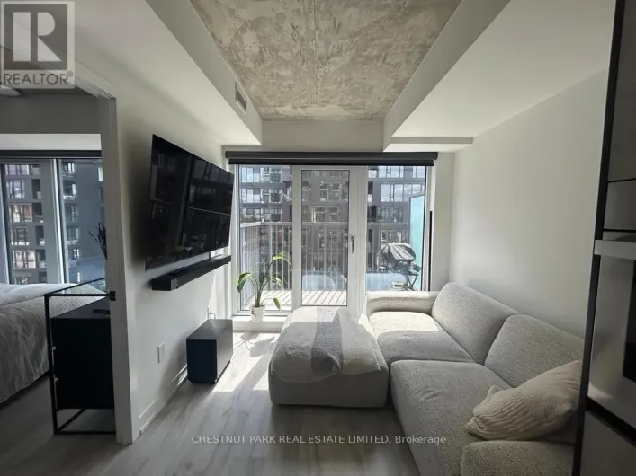 2 AUGUSTA AVENUE, Toronto