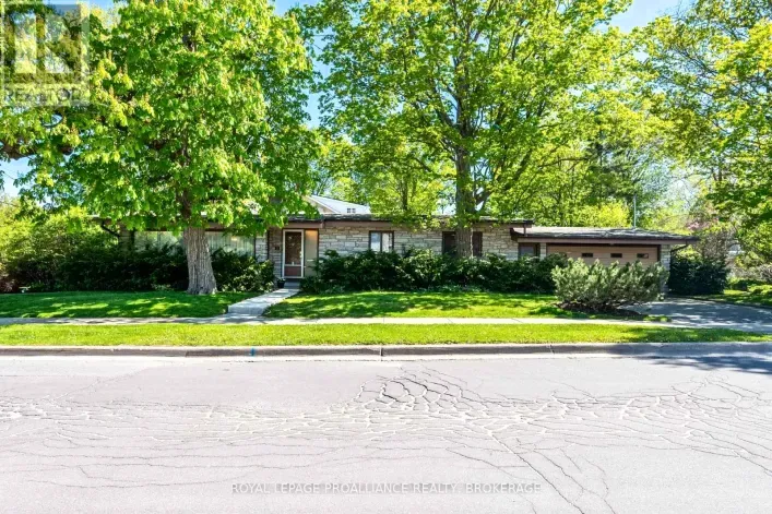 House for sale: 2 CHURCHILL STREET, Kingston