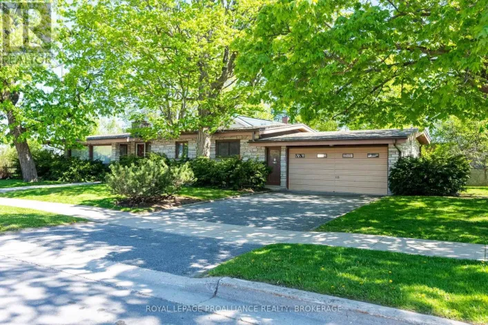 2 CHURCHILL STREET, Kingston