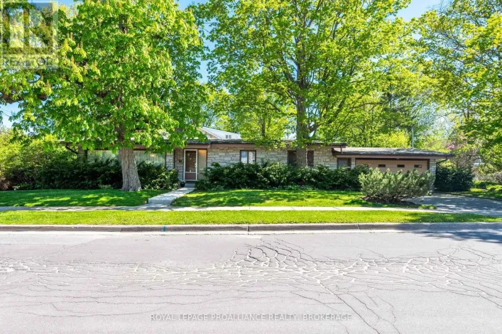 2 CHURCHILL STREET, Kingston