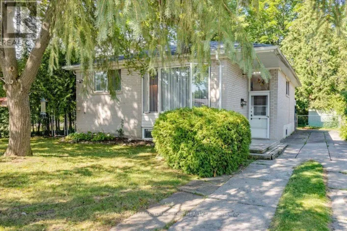 2 CORBETT CRESCENT, Aurora