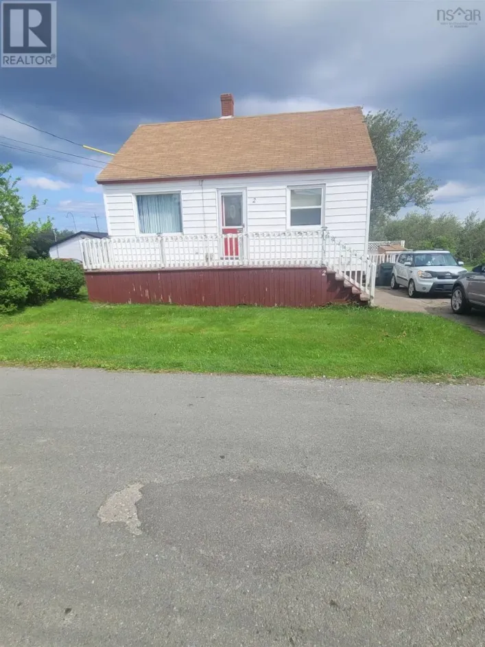 House for sale: 2 Davis Street, Glace Bay
