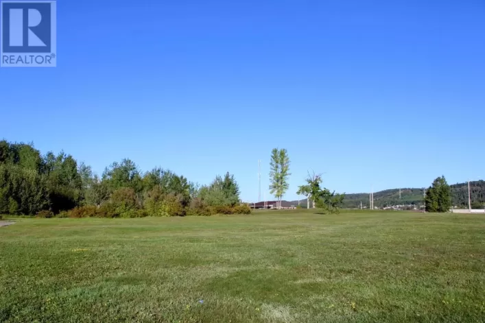 2 Deer ST, Manitouwadge