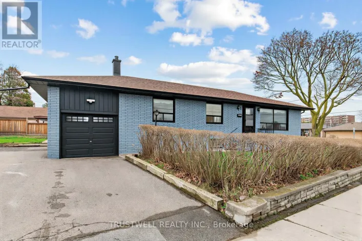 2 DEL RIA DRIVE, Toronto