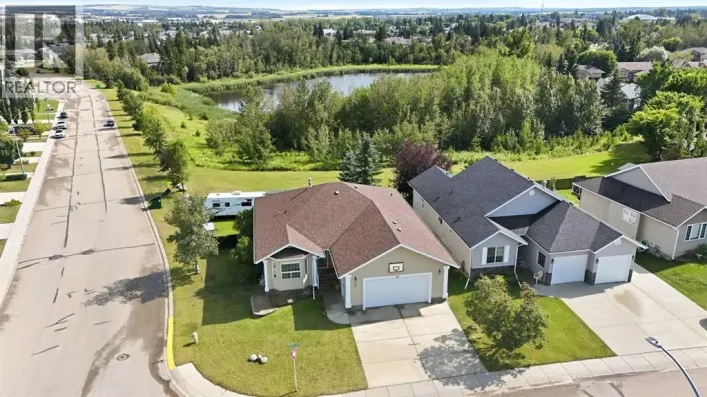 2 Estella Crescent, Lacombe