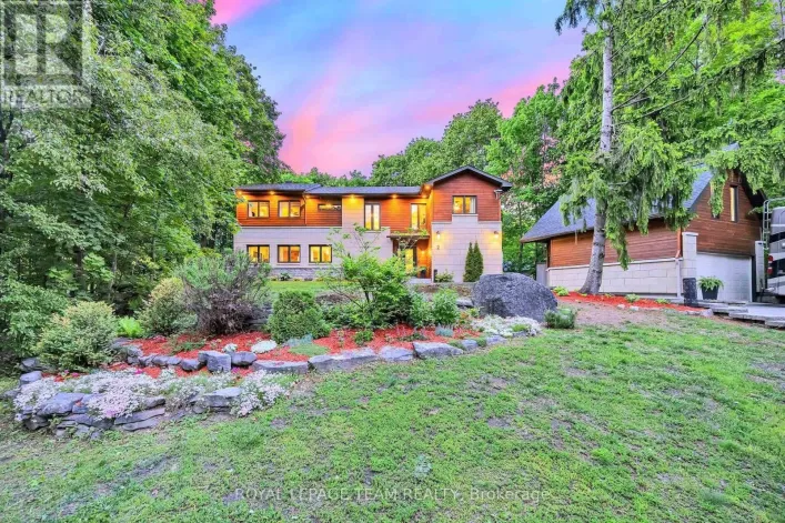 2 FAIRHAVEN WAY, Ottawa