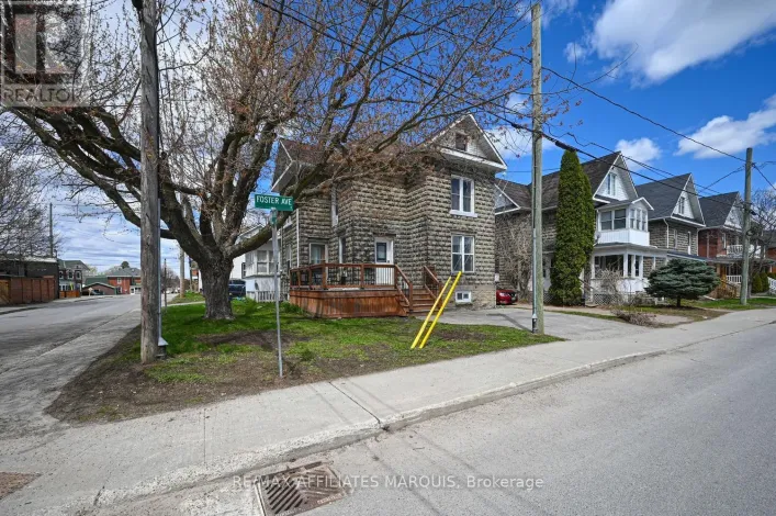 2 FOSTER AVENUE, Smiths Falls