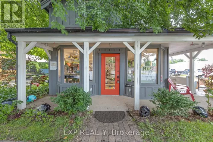 2 FRANCIS STREET E, Clearview