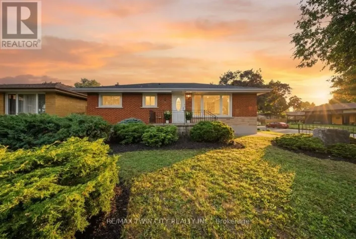 2 FRONTENAC AVENUE, Brantford
