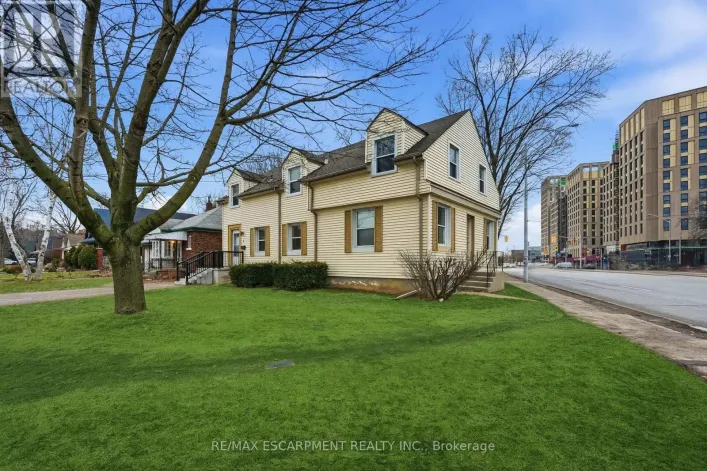 2 GARY AVENUE, Hamilton