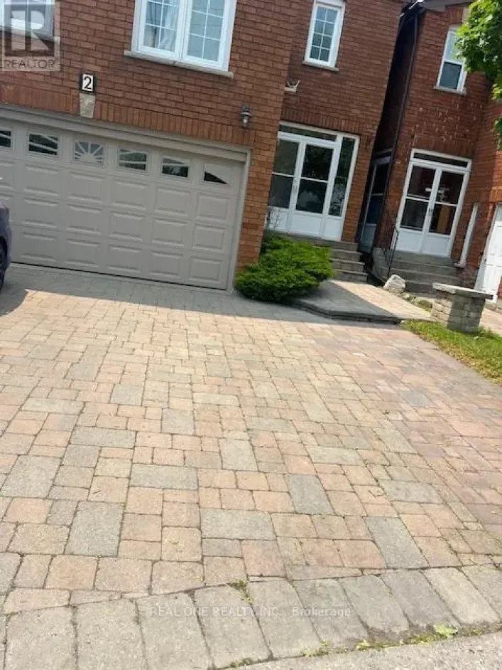 2 GRITTANI LANE, Toronto