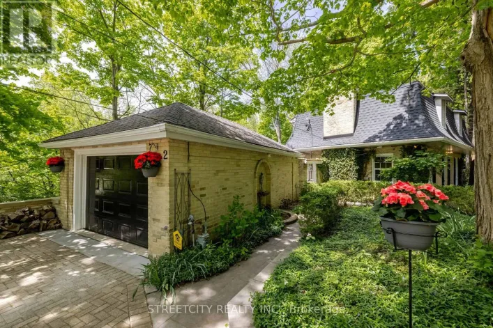 2 GROSVENOR STREET, London East