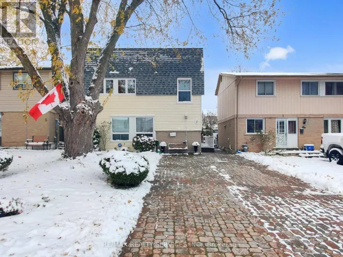 2 GROVE PARK SQUARE, Brampton