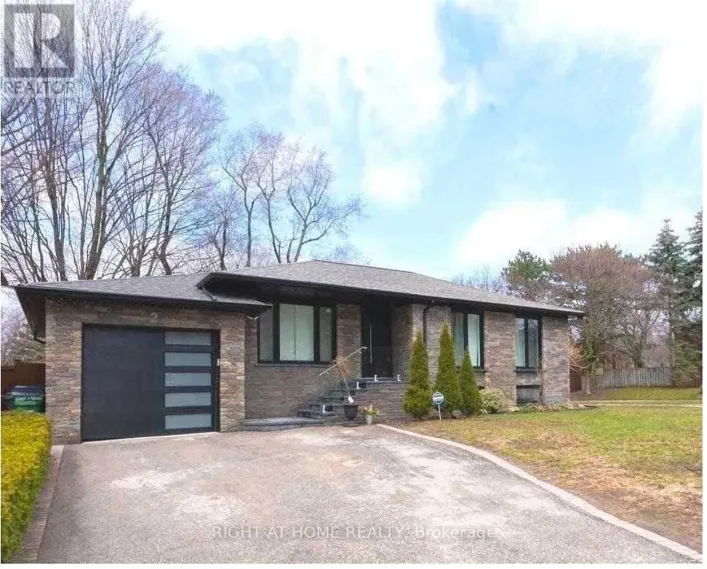 2 GROVELAND CRESCENT, Toronto