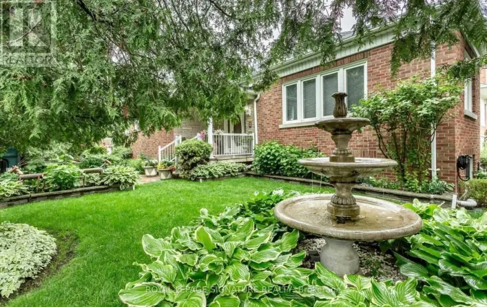 2 HILLCREST DRIVE, Toronto