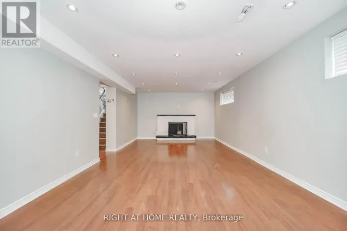 2 IANGROVE TERRACE, Toronto
