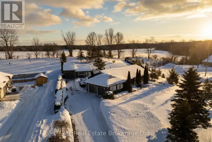 2 JOANNE CRESCENT, Minto