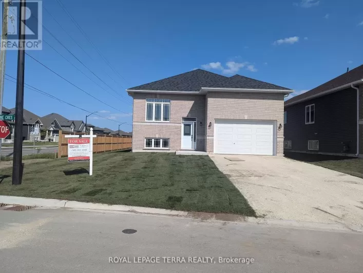 2 JOANNE CRESCENT N, Wasaga Beach