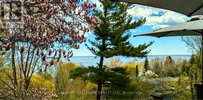 House for sale: 2 LEDGE ROAD, Toronto