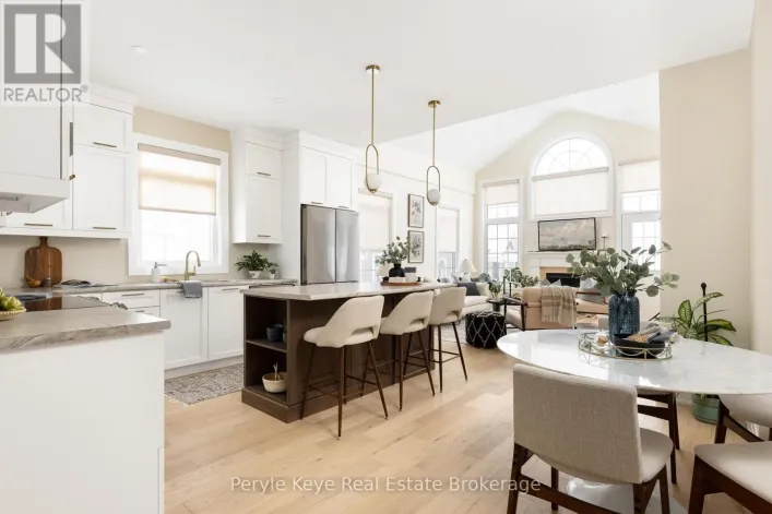 2 LEEDS COURT, Bracebridge)