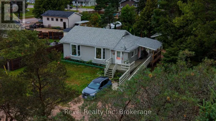 2 LINCOLN AVENUE, South River