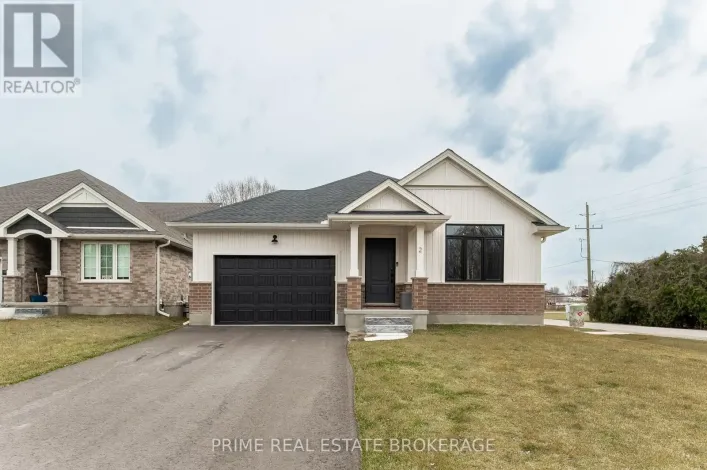 2 MACLEOD COURT, West Elgin