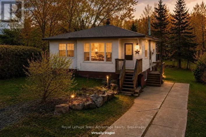 2 MEADOW STREET, Parry Sound