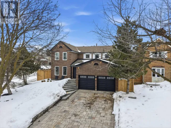 2 MEYER CIRCLE, Markham