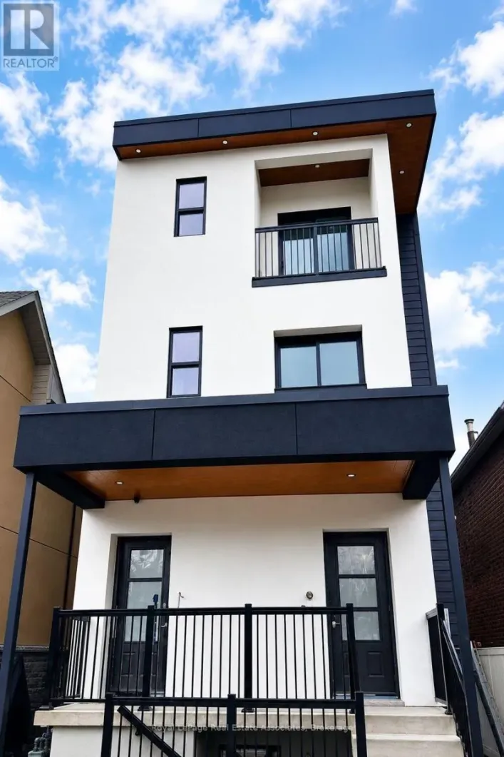 2 MF - 17 WHITE AVENUE, Toronto