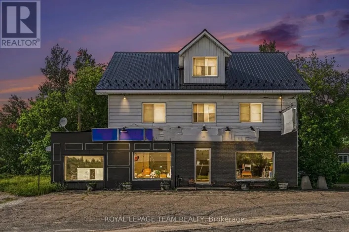 2 MOHNS AVENUE, Petawawa