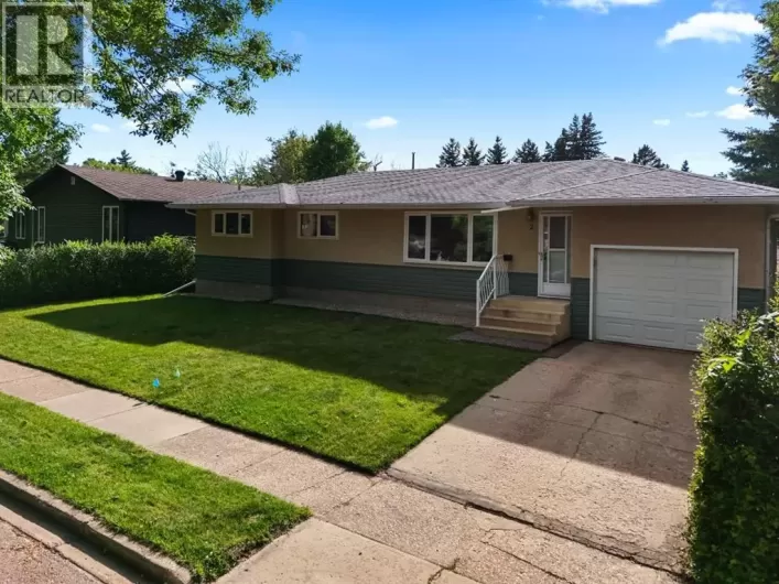2 Montclare Avenue, Camrose
