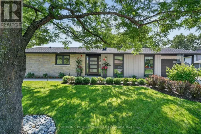 2 PARKGLEN DRIVE, Ottawa
