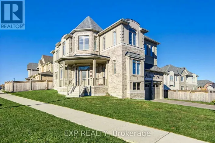 2 PIETROWSKI DRIVE, Georgina