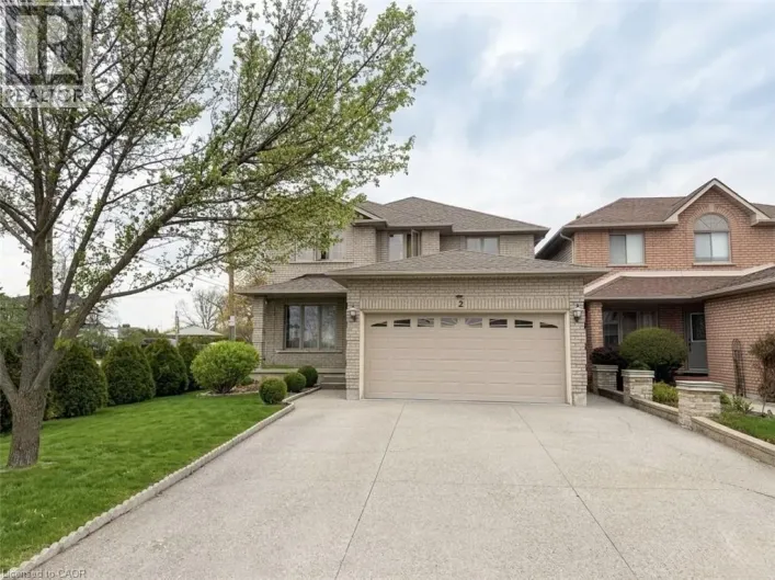 2 PINERIDGE Drive, Hamilton