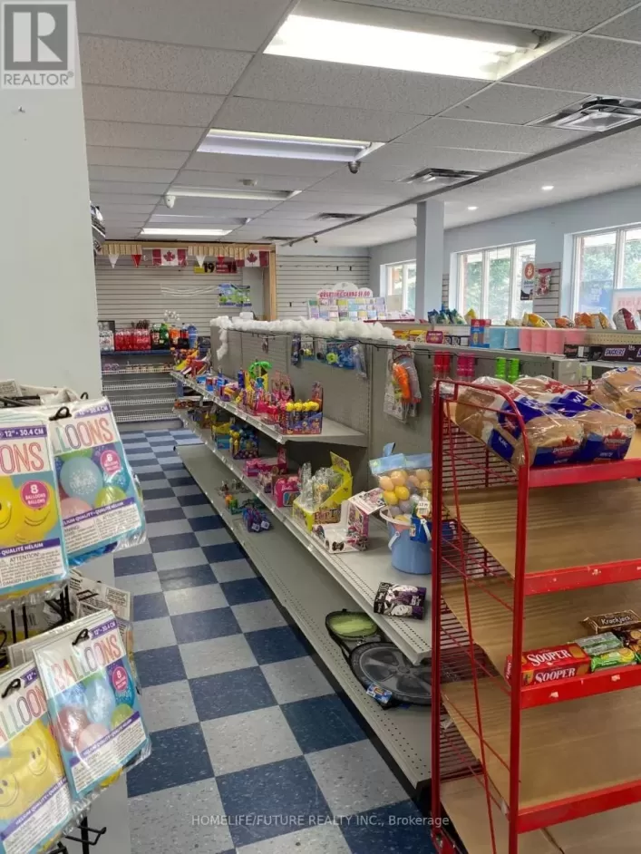 2 QUAKER VILLAGE DRIVE, Uxbridge