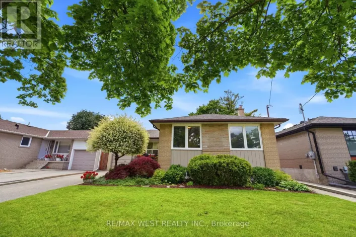 2 RENAULT CRESCENT, Toronto