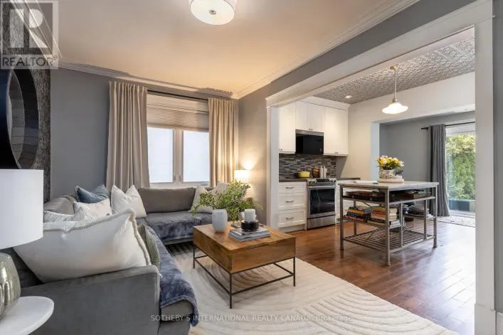 2 REXFORD ROAD, Toronto