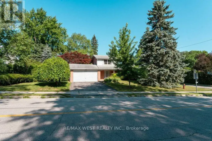 2 ROBINTER DRIVE, Toronto
