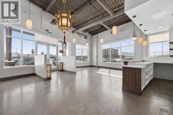Retail for rent: 2 royal vista Link, Calgary