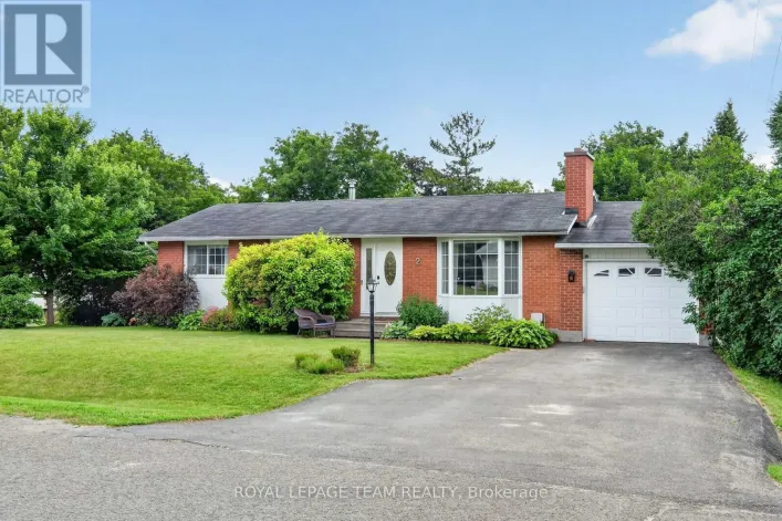 2 WHISPERWOOD STREET, Ottawa
