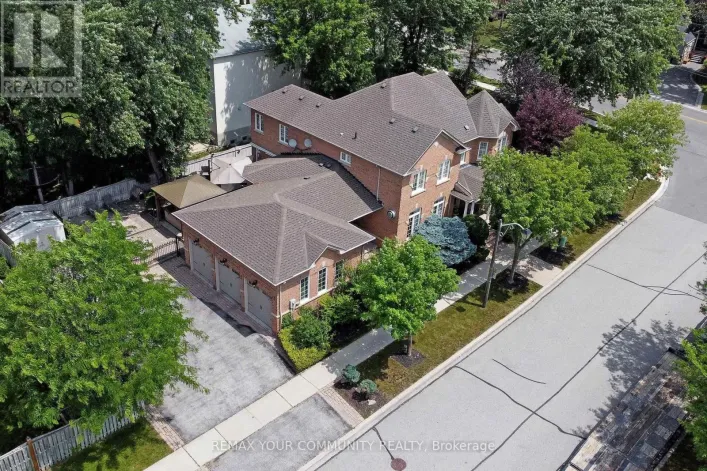 2 WINTERBERRY DRIVE, Markham